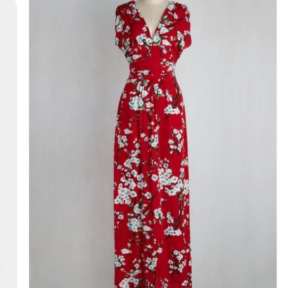 Modcloth Dresses & Skirts - Modcloth Size S Red Maxi Dress